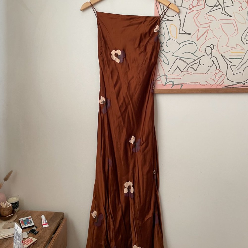 UO -Gilla Slip Dress with open back. NEW